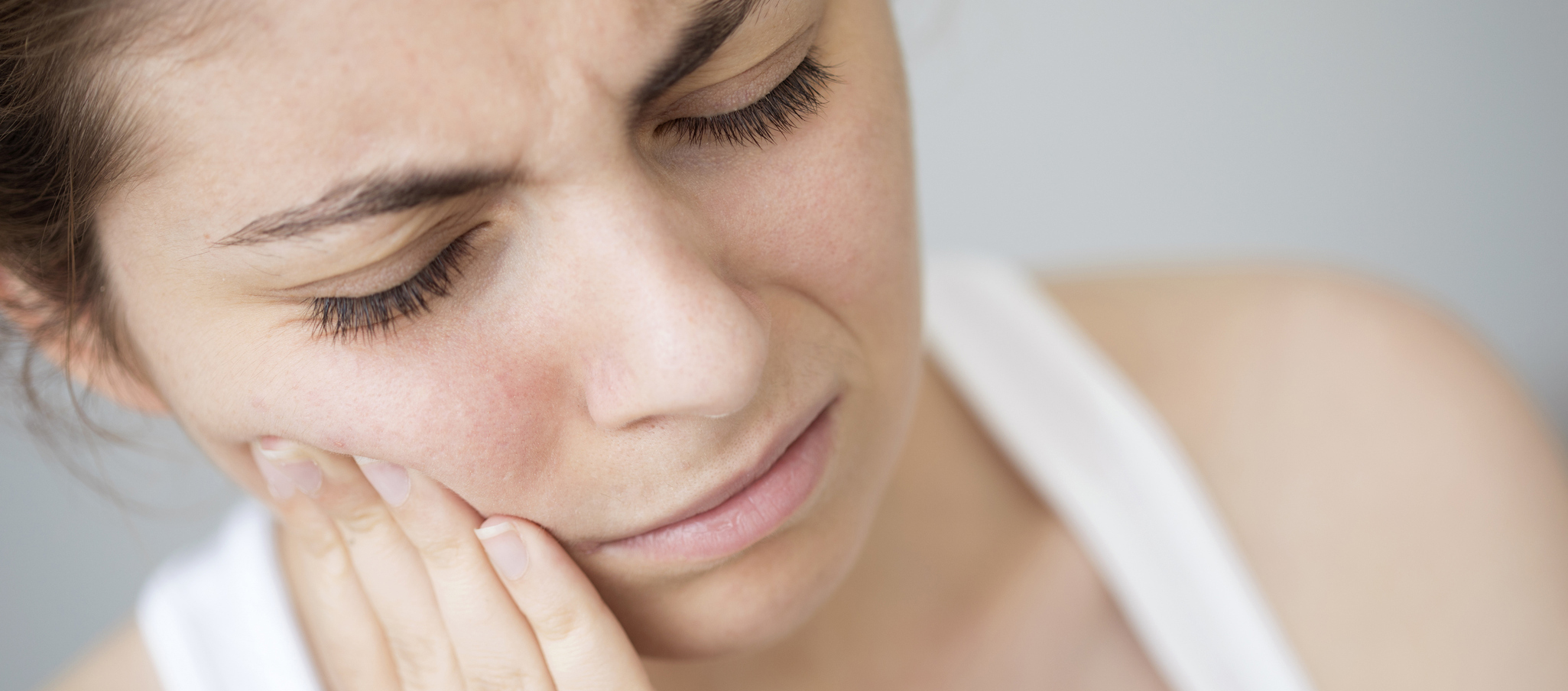 Woman with mouth pain toothache could it be a dental emergency